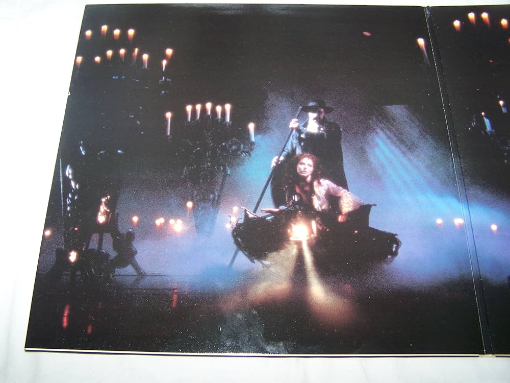 Amazon.co.jp: The Phantom Of The Opera + booklet: ミュージック